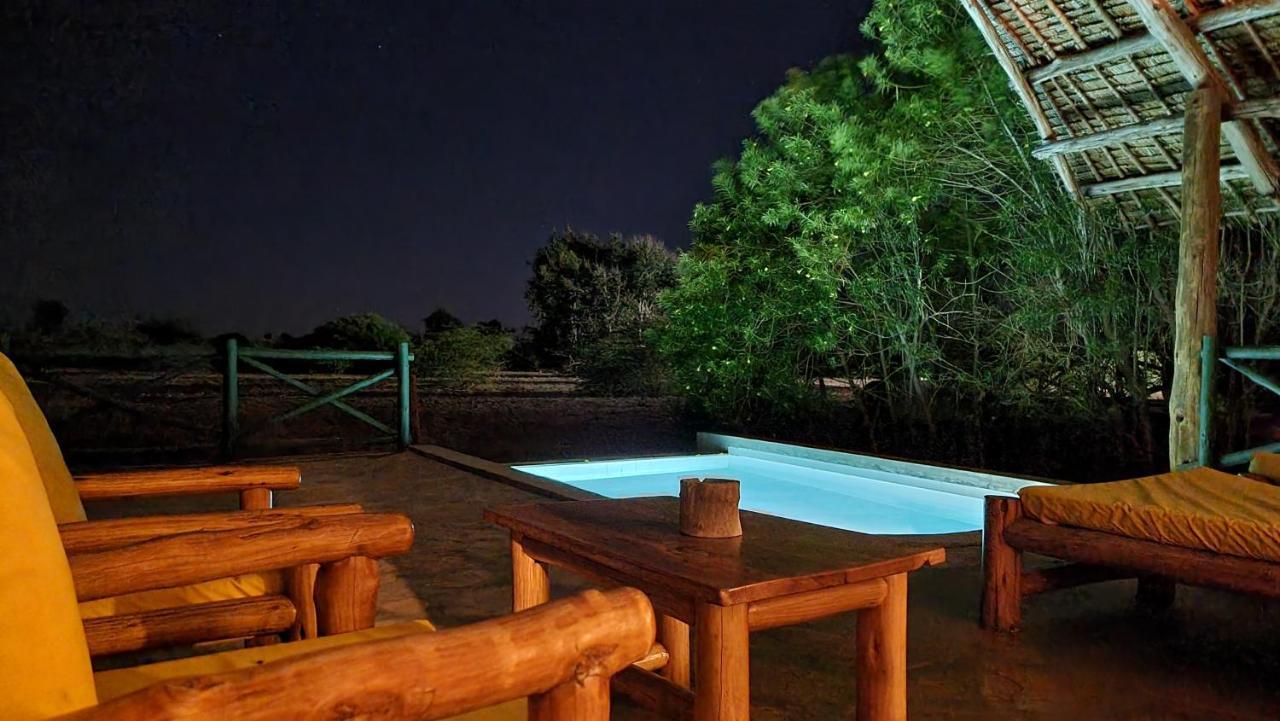 Manyatta Camp Hotel Voi Luaran gambar