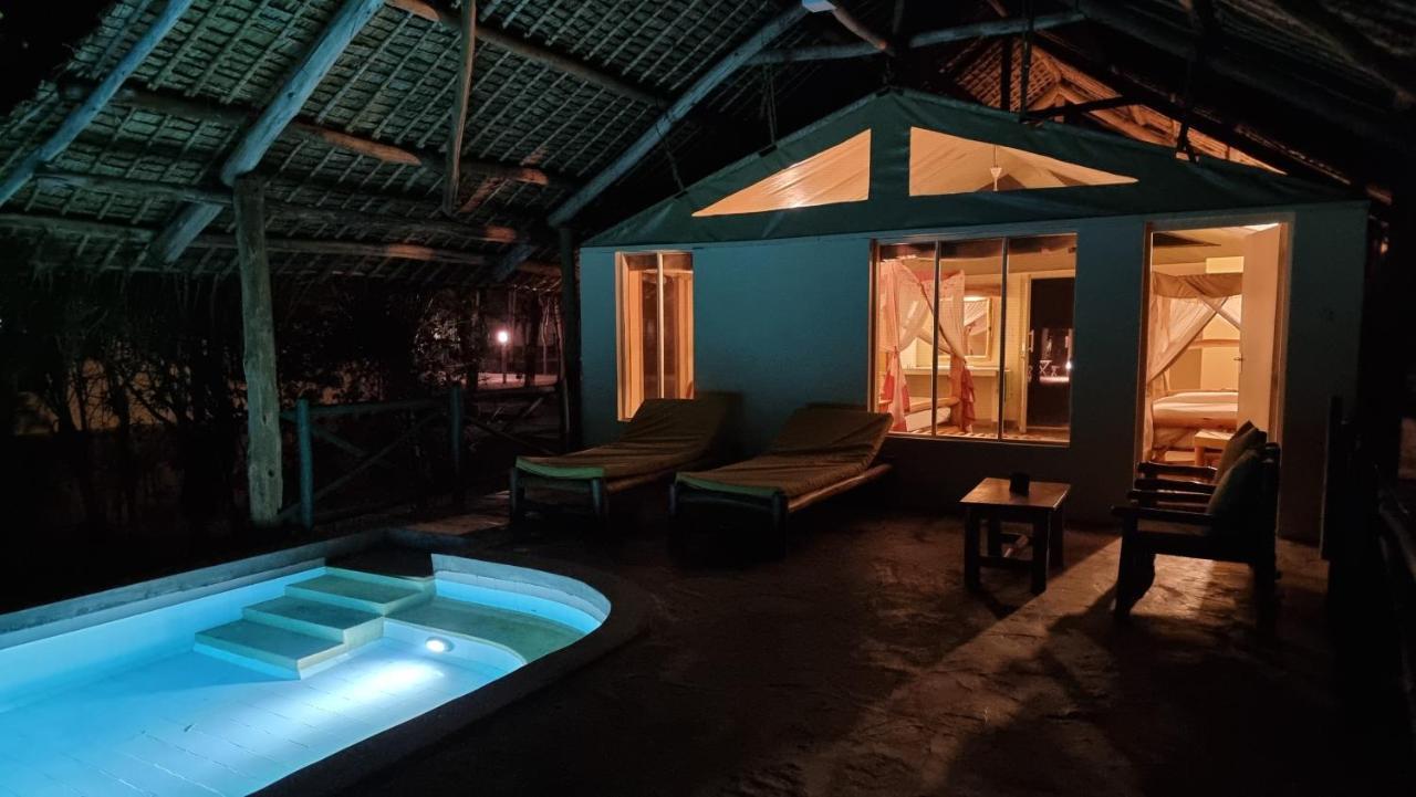 Manyatta Camp Hotel Voi Luaran gambar
