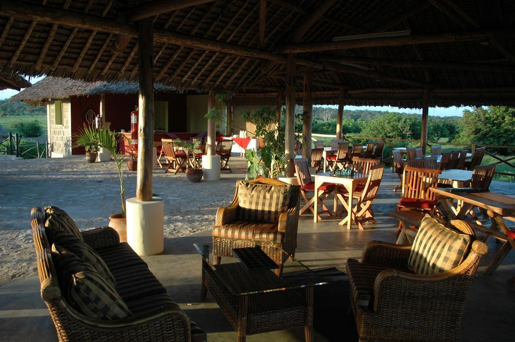 Manyatta Camp Hotel Voi Luaran gambar