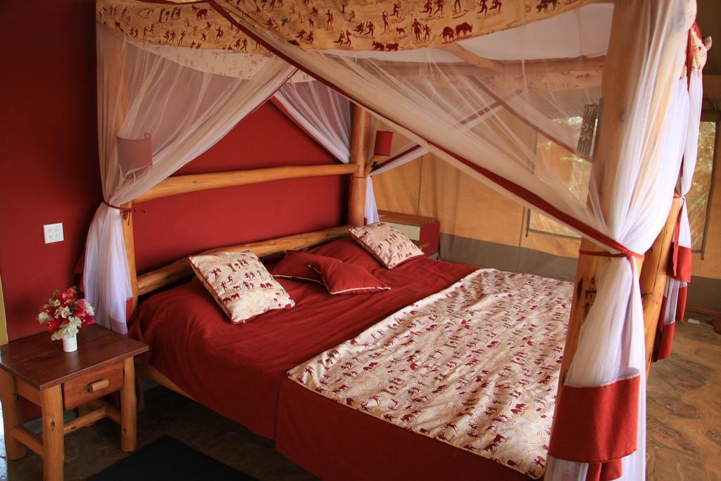 Manyatta Camp Hotel Voi Bilik gambar