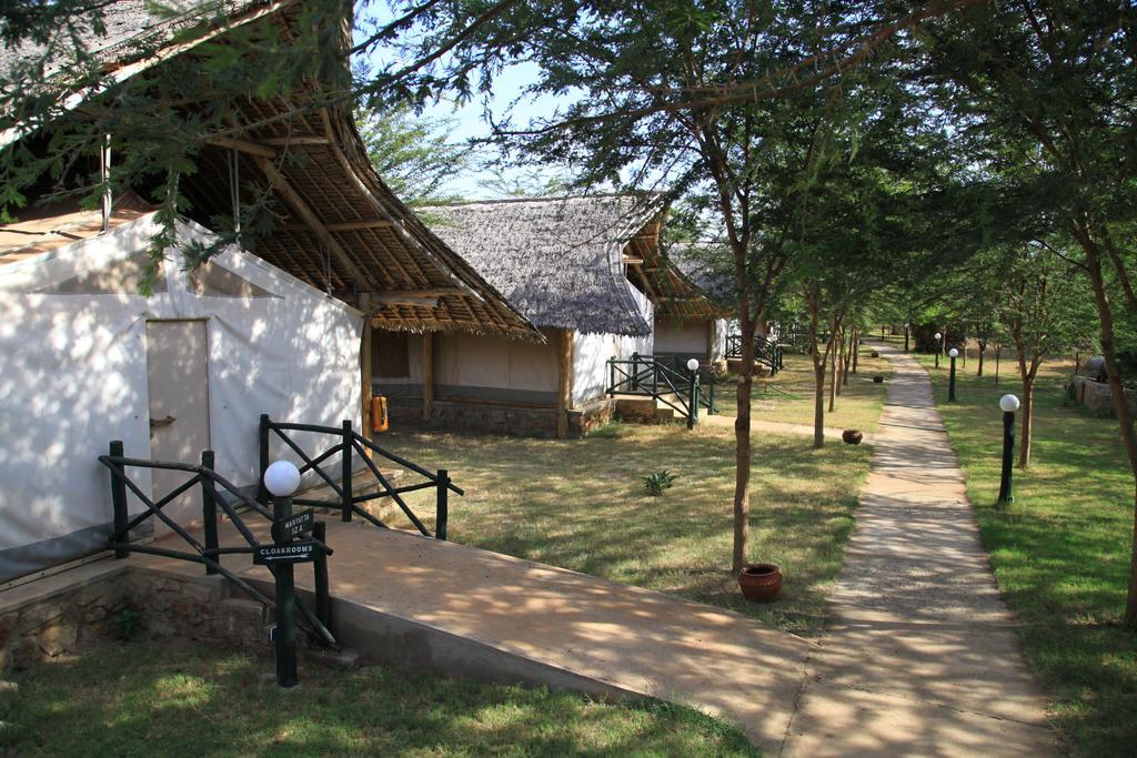 Manyatta Camp Hotel Voi Luaran gambar