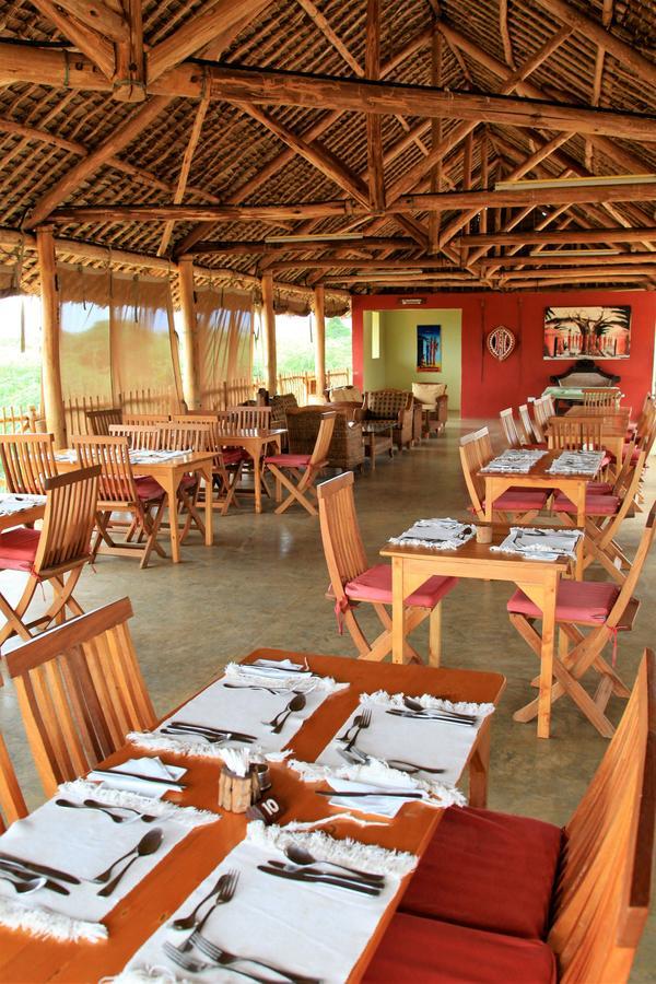 Manyatta Camp Hotel Voi Luaran gambar