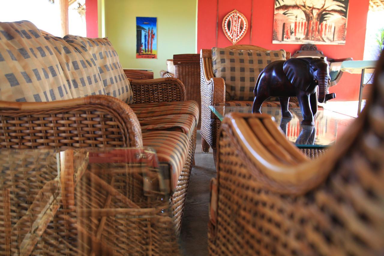 Manyatta Camp Hotel Voi Luaran gambar