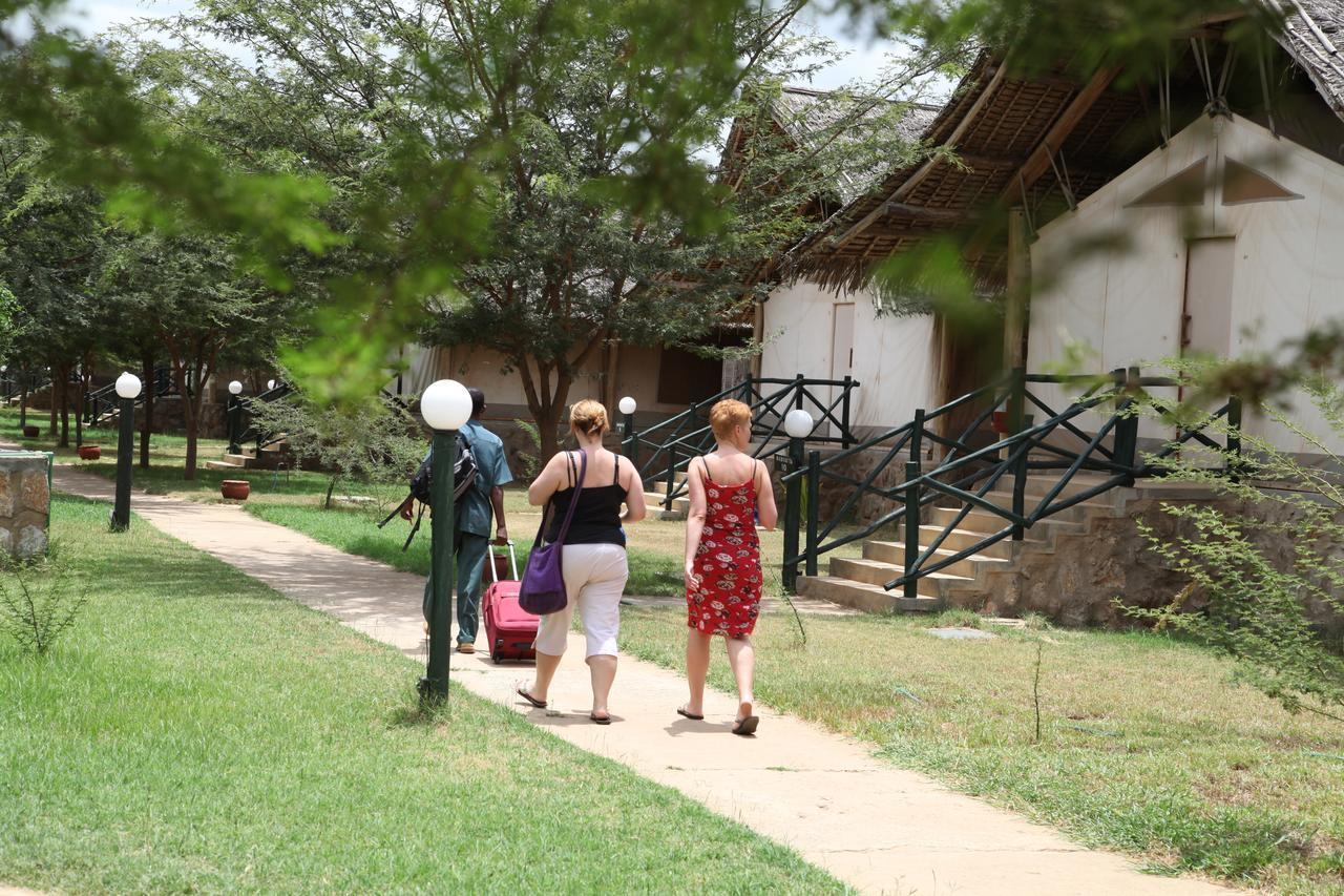 Manyatta Camp Hotel Voi Luaran gambar